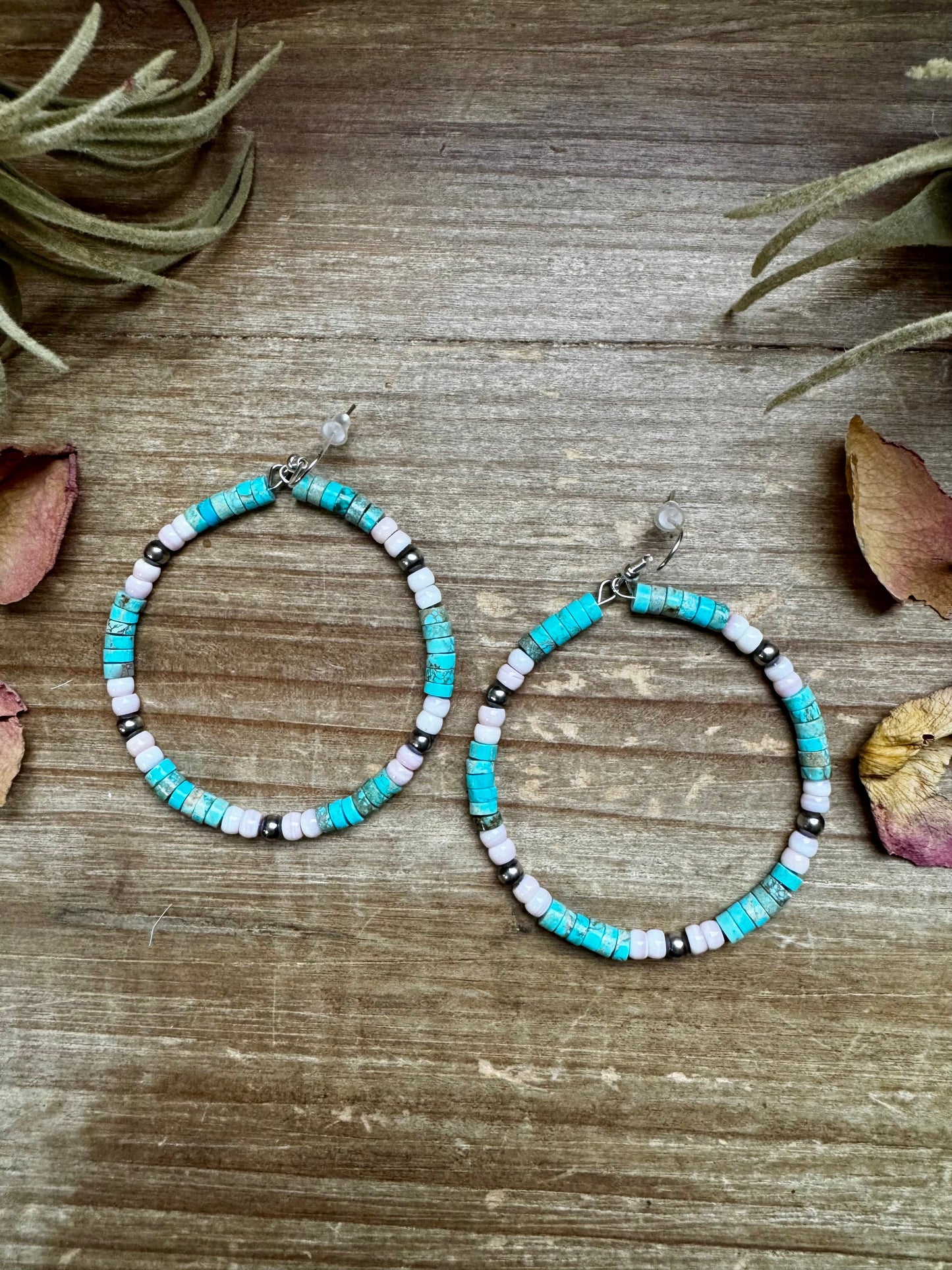 Turquoise Variscite & Pink Conch Hoop Earrings – Exclusive Bijoux FAB Design
