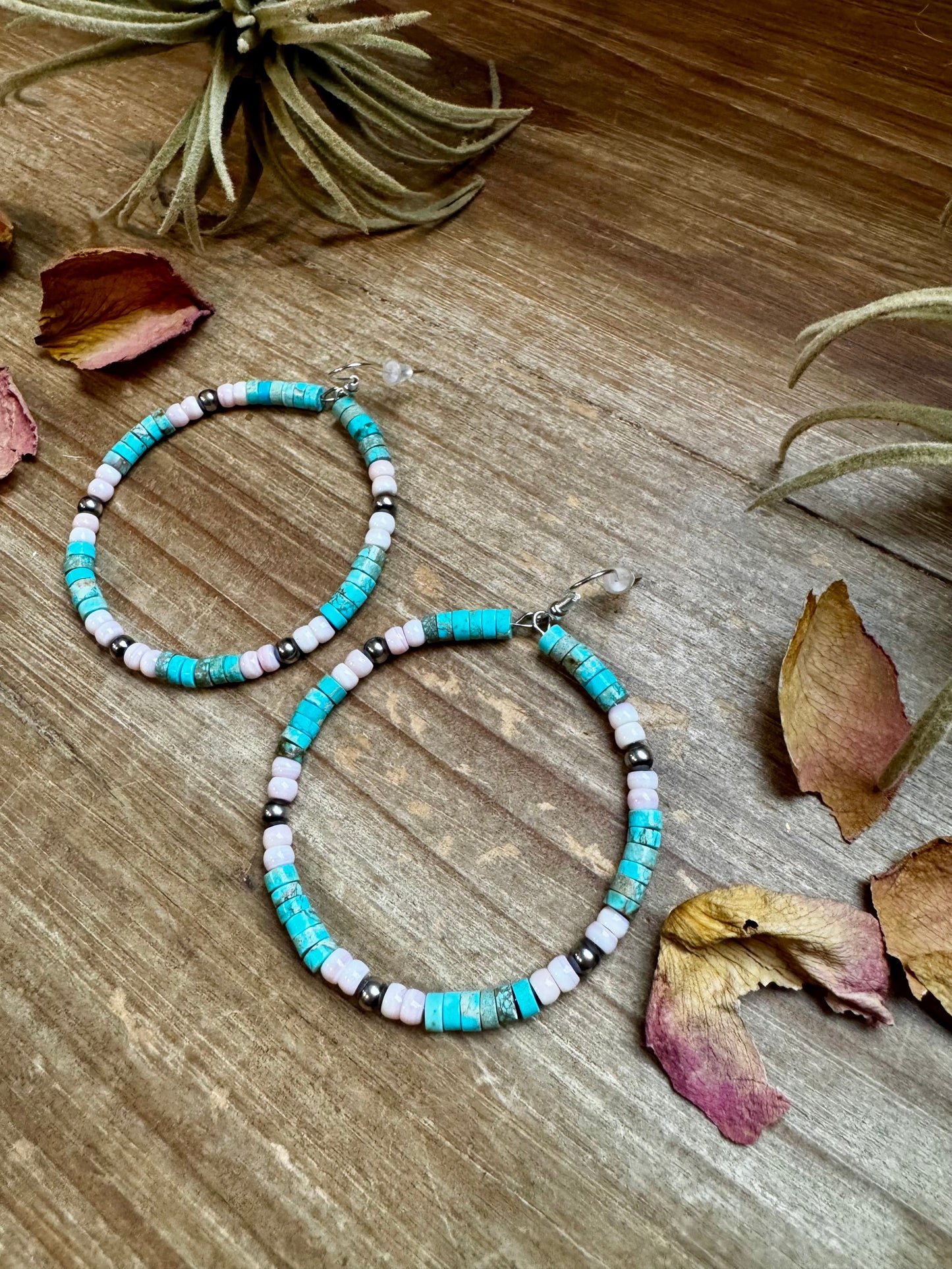 Turquoise Variscite & Pink Conch Hoop Earrings – Exclusive Bijoux FAB Design