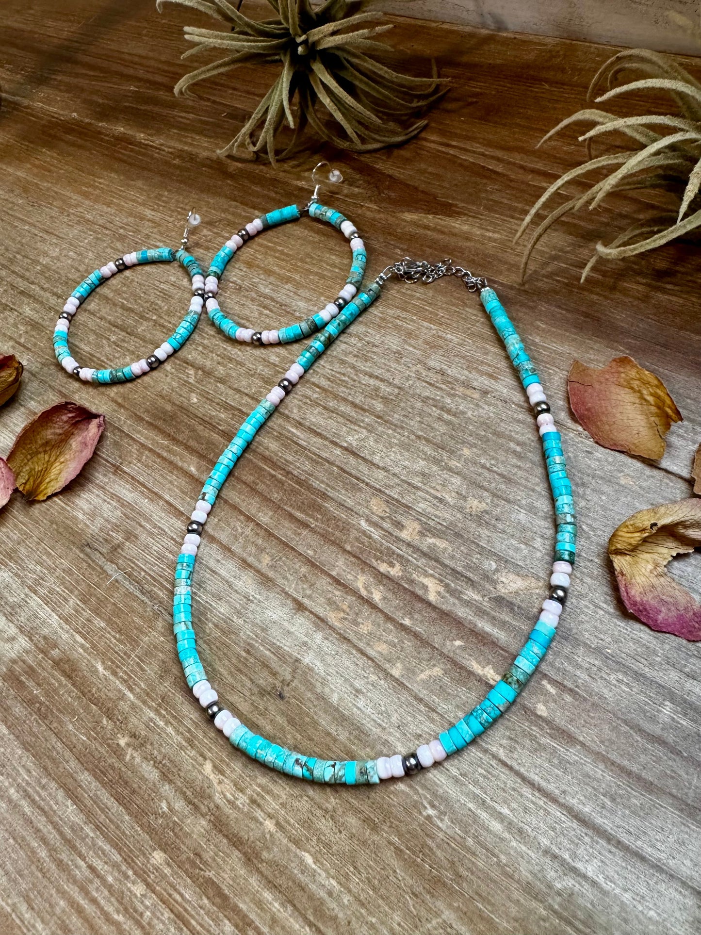 Turquoise Variscite & Pink Conch Hoop Earrings – Exclusive Bijoux FAB Design