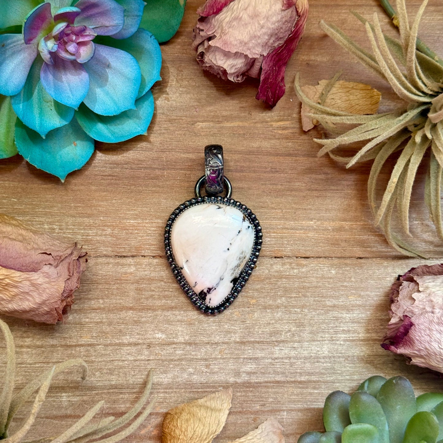 mj white buffalo pendant