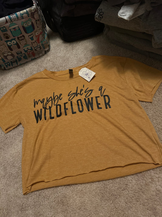 Maybe she’s a wildflower cropped tee