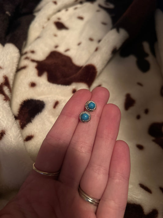 WD- vintage Silver turquoise studs