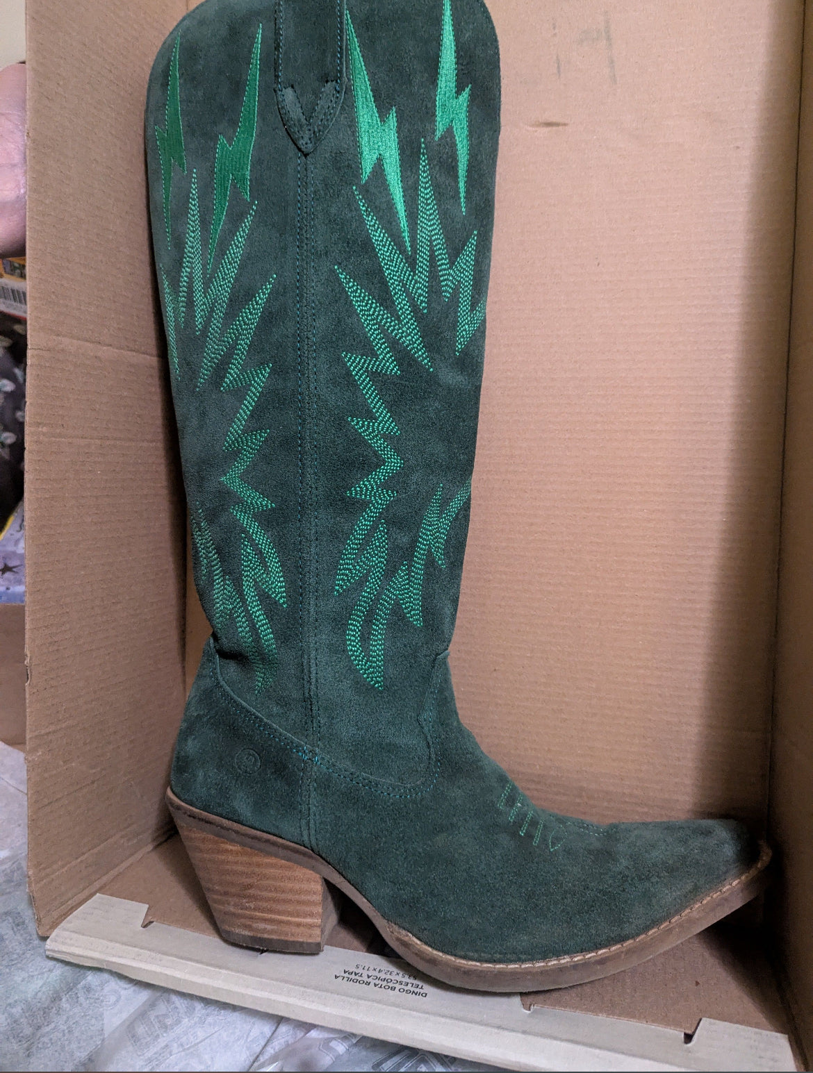 USED Dingo Boots